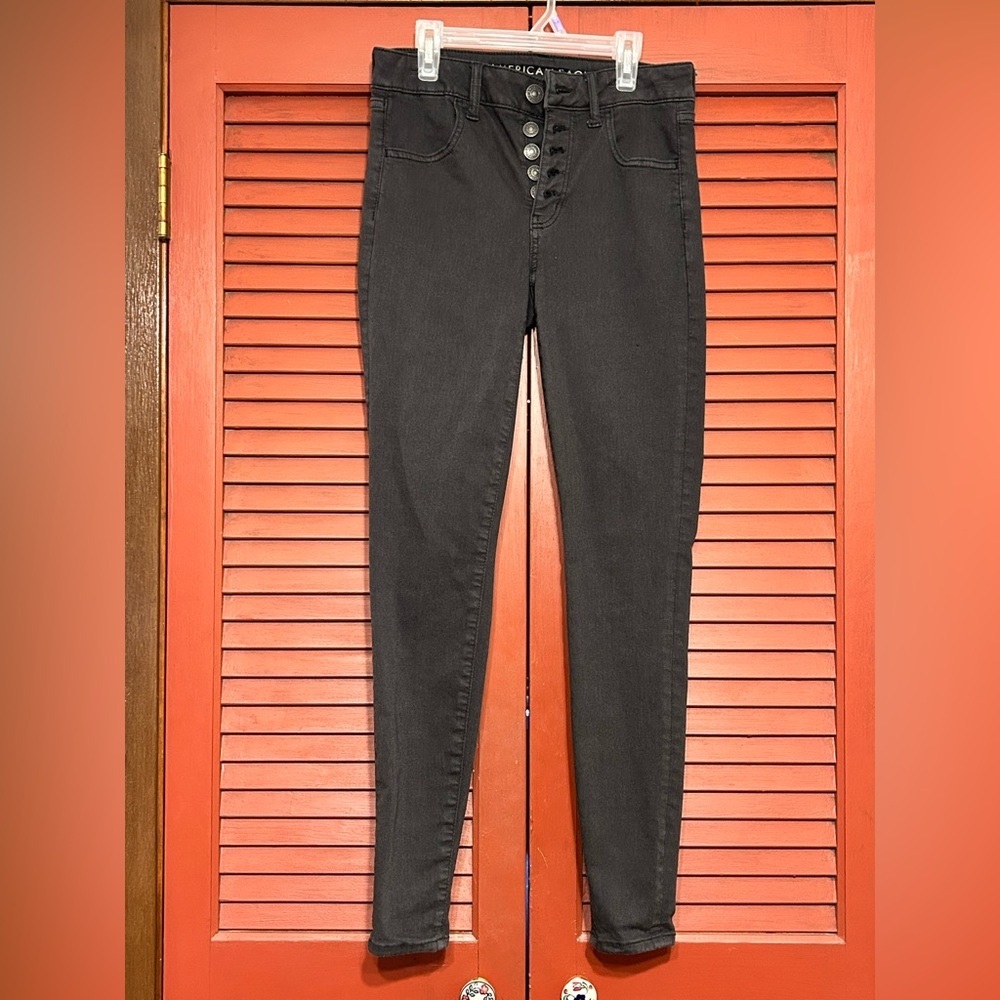 Women’s AE dark gray high waist jegging.